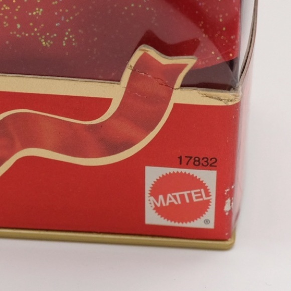 BARBIE HAPPY HOLIDAYS 1997 Special Edition 10th Anniversary 5th in Series Rare - Picture 5 of 16